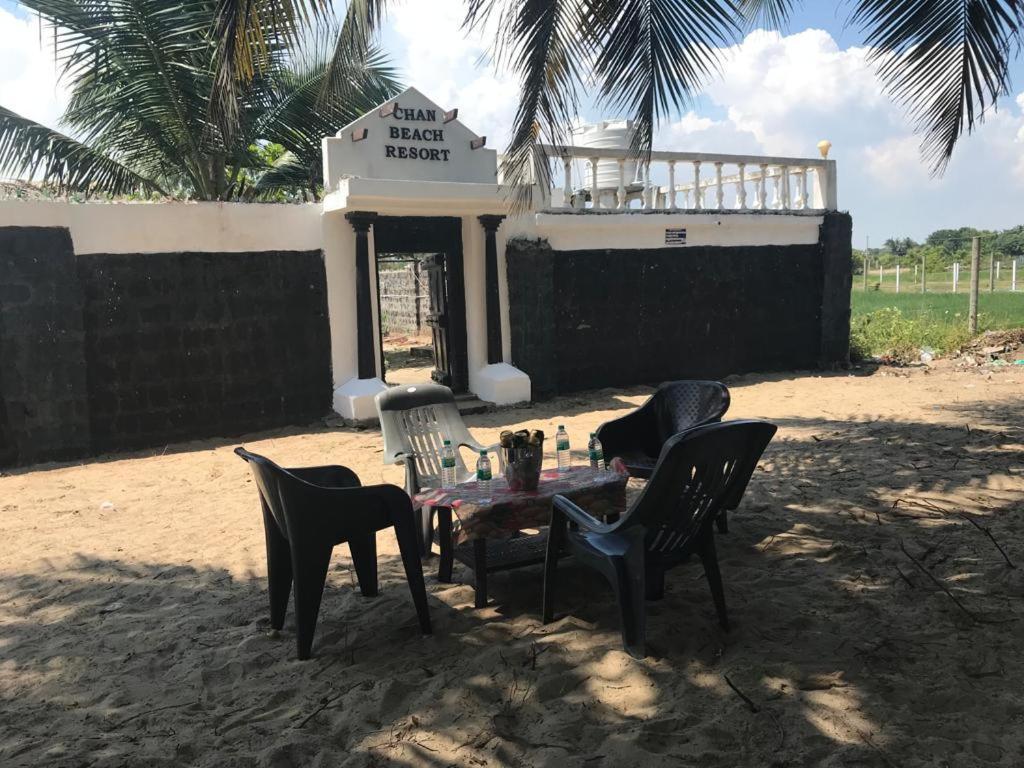 Chan Beach Resort Bahur Esterno foto