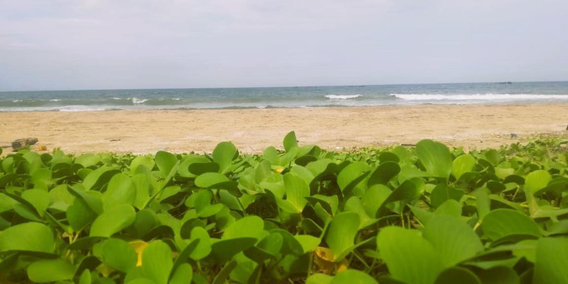Chan Beach Resort Bahur Esterno foto