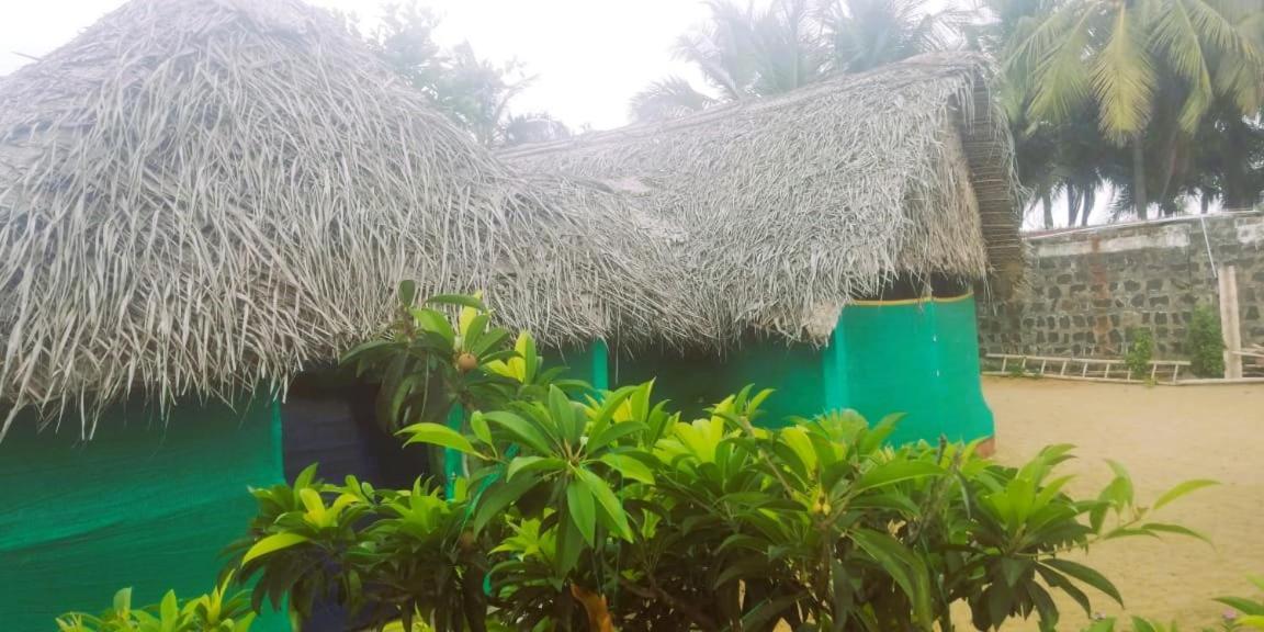 Chan Beach Resort Bahur Esterno foto