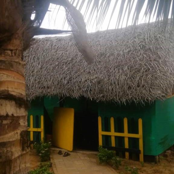 Chan Beach Resort Bahur Esterno foto